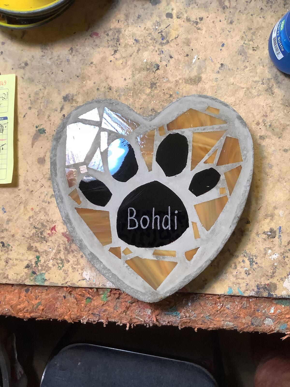 HAND MADE HEART SHAPPED STAINED GLASS GARDEN STEPPING STONE DOG/CAT PAW W/ NAME