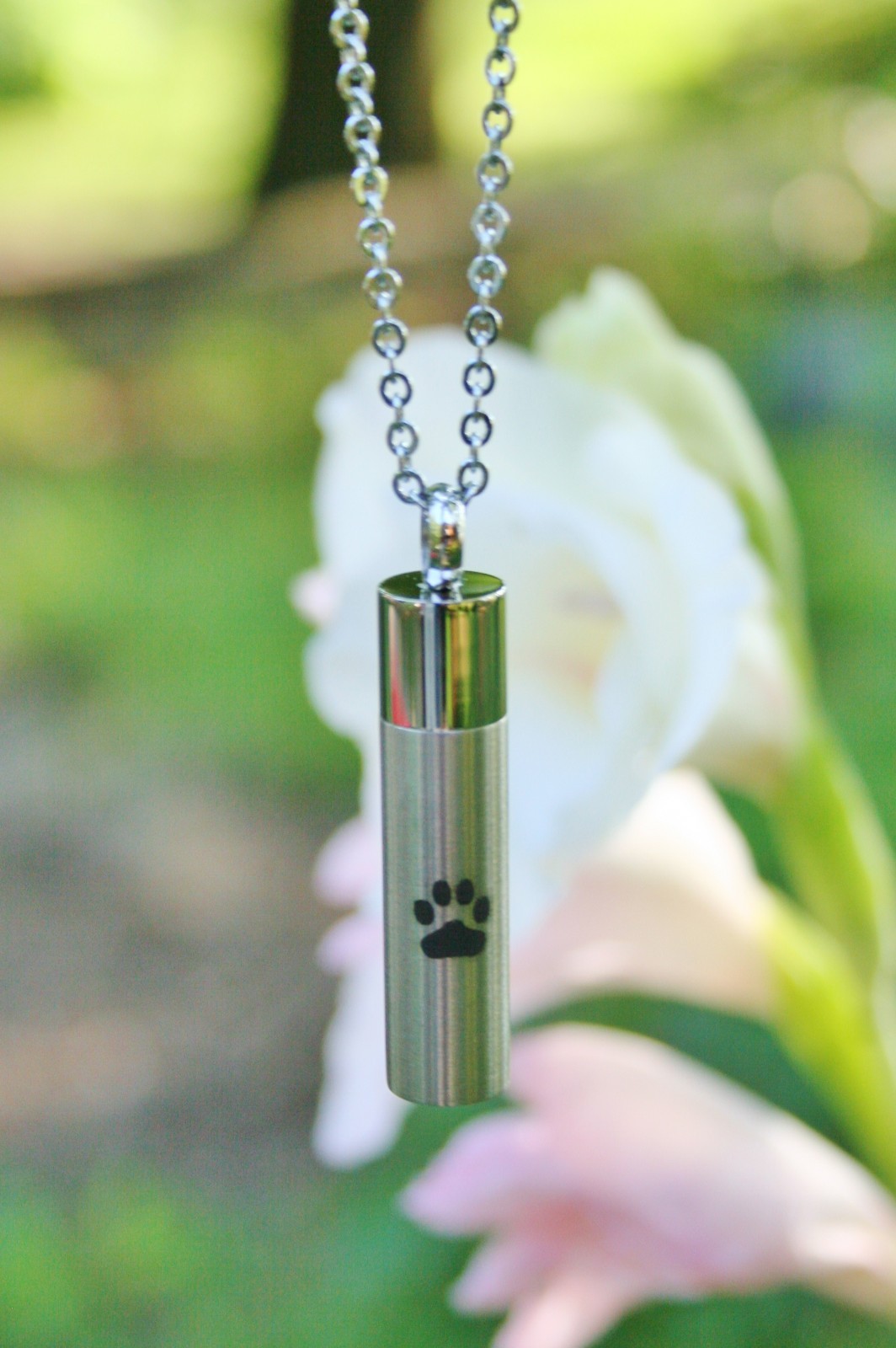 Mens Cremation Pendant Urn Keychain 1″ Key Ring for Ashes Pet Dog Cat Paw Print