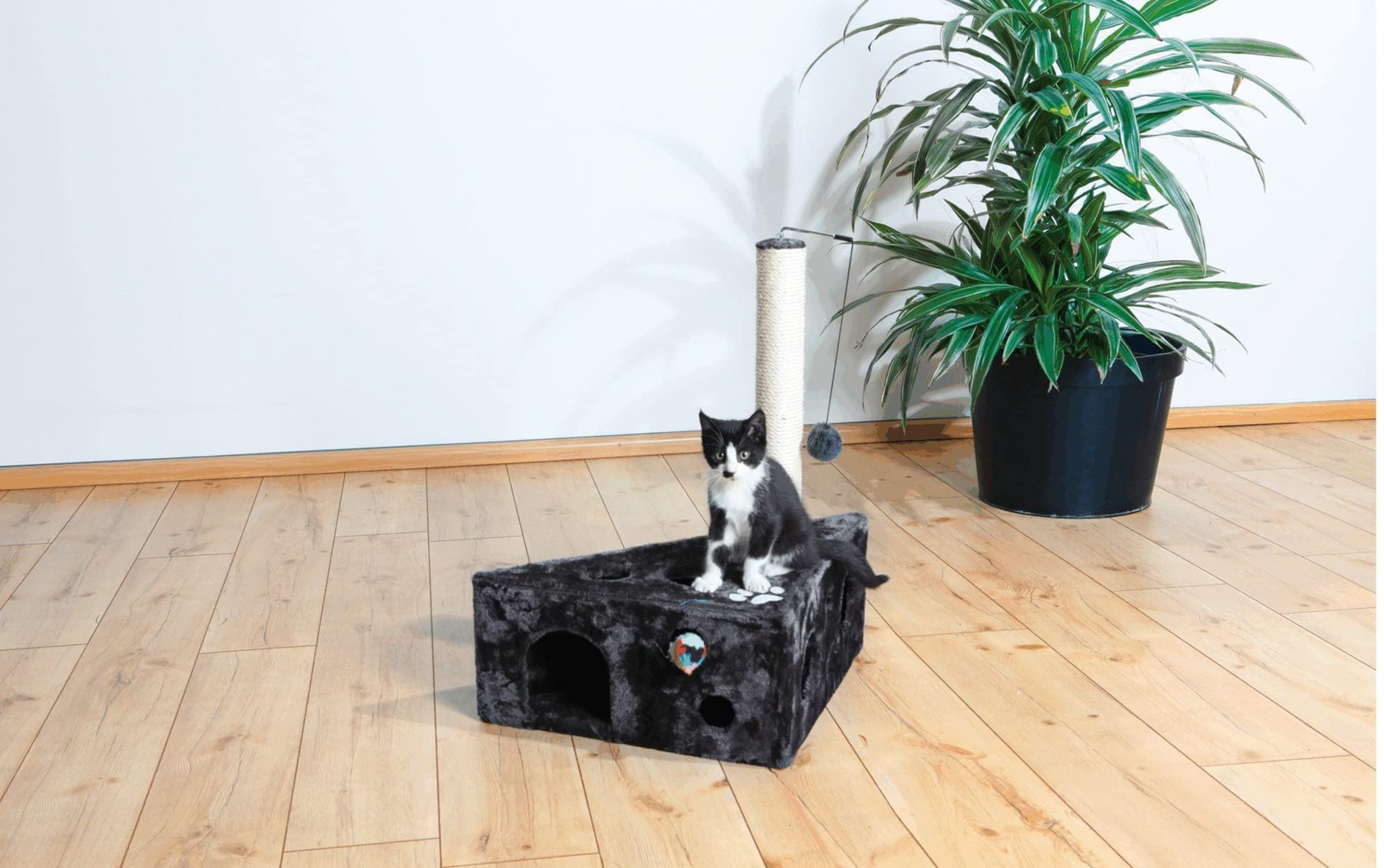 TRIXIE Murcia 26.8″ Dark Gray Cat Scratching Post w/ Sisal, Toy & Condo