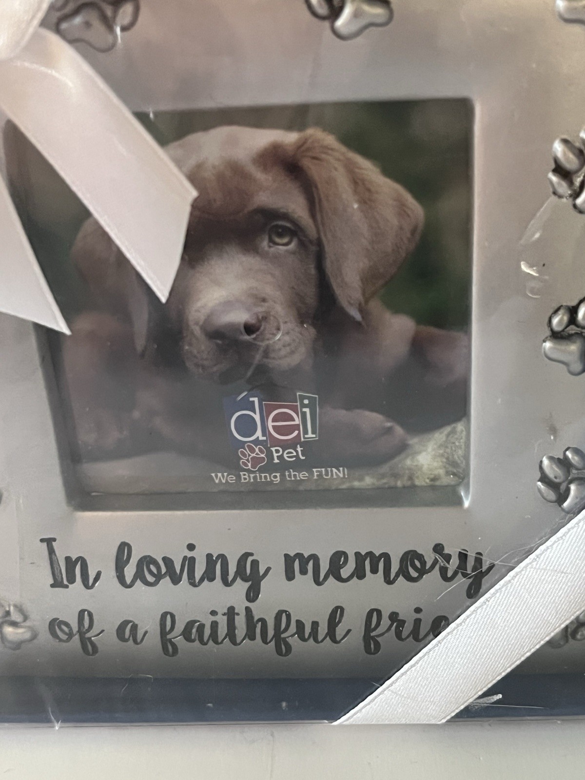 DEI In Loving Memory Of A Faithful Friend Frame, 4”x4.5”, NEW, Paw Print Edge