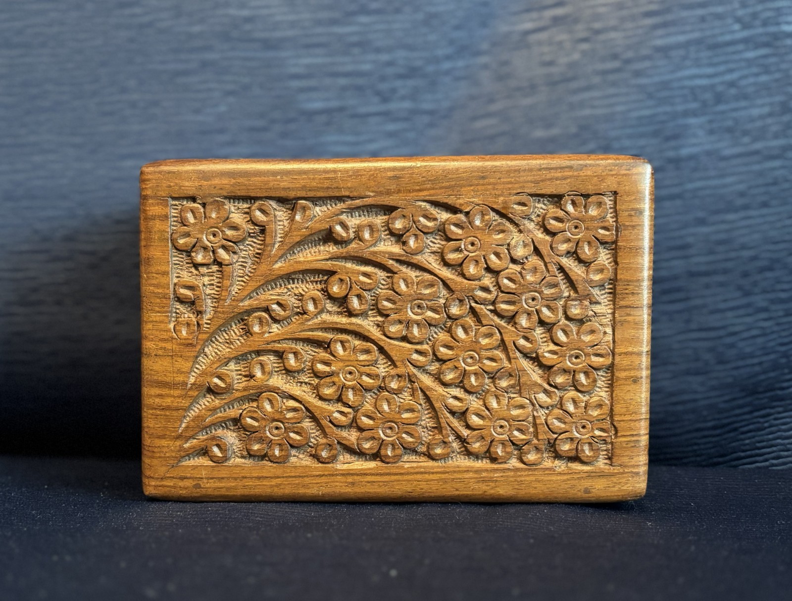 Tree of Life Rosewood Pet Urn for Ashes – Handcrafted Keepsake Wooden Box