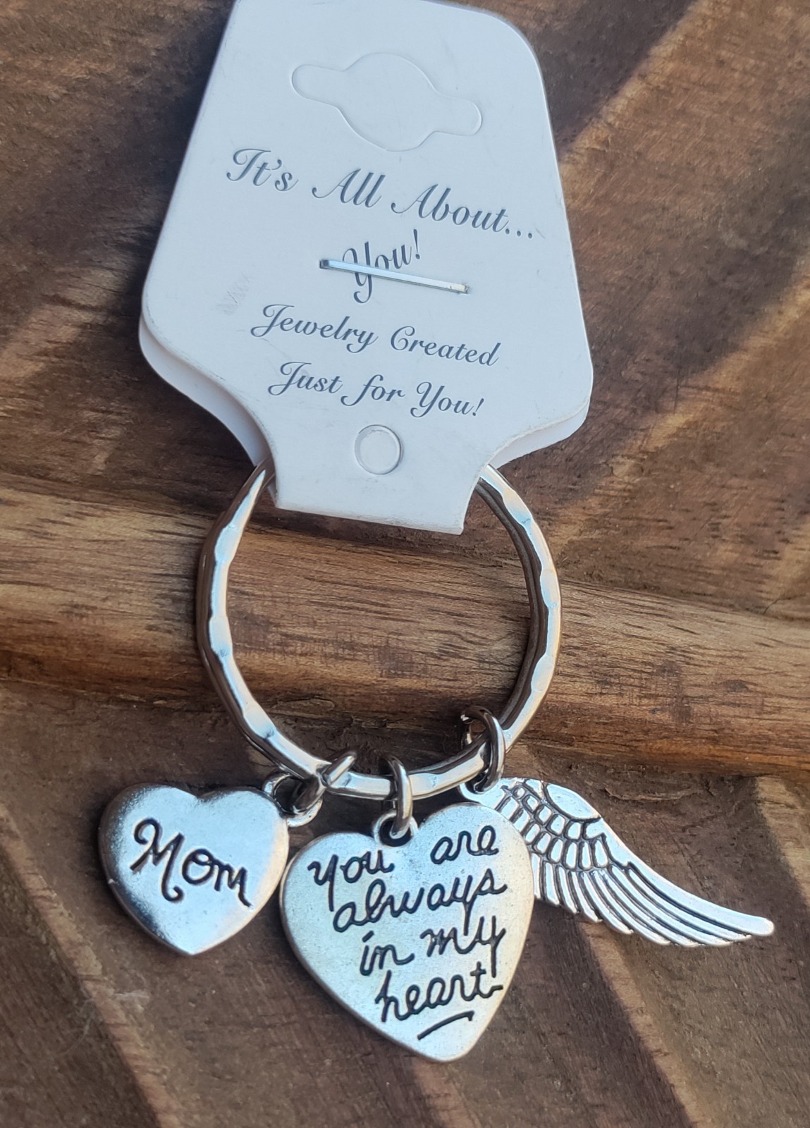 Mom Keychain Gift New Angel Wings Charm Engraved Mother’s Day Mother