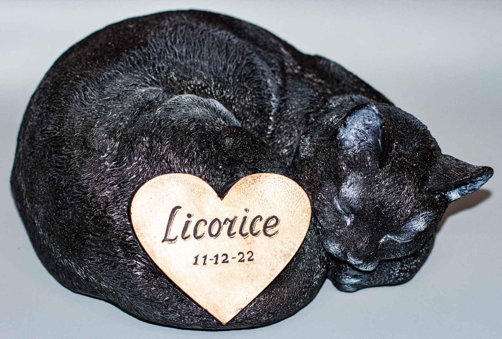 Black Cat Cremation Urn Ashes Heart Plaque Statue Pet Loss Memorial Personalized