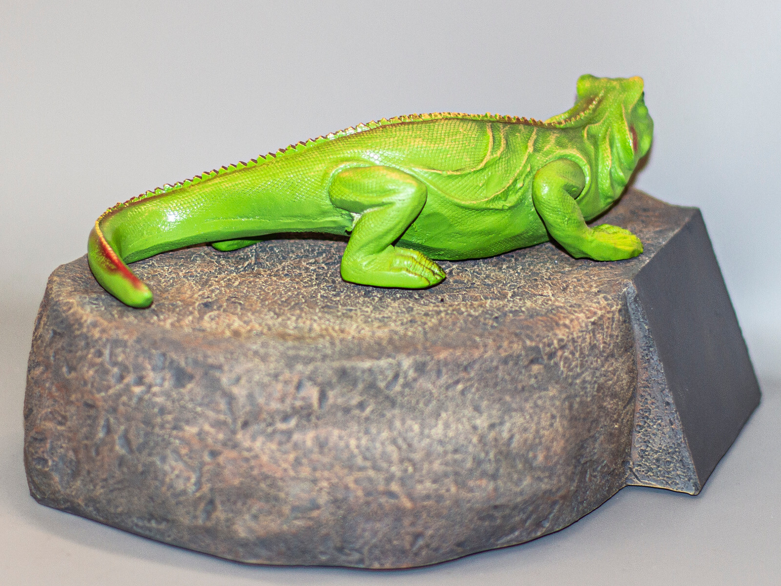 Reptile Urn Ashes Iguana Memorial Stone Pet Grave Marker Unique Keepsake Decor