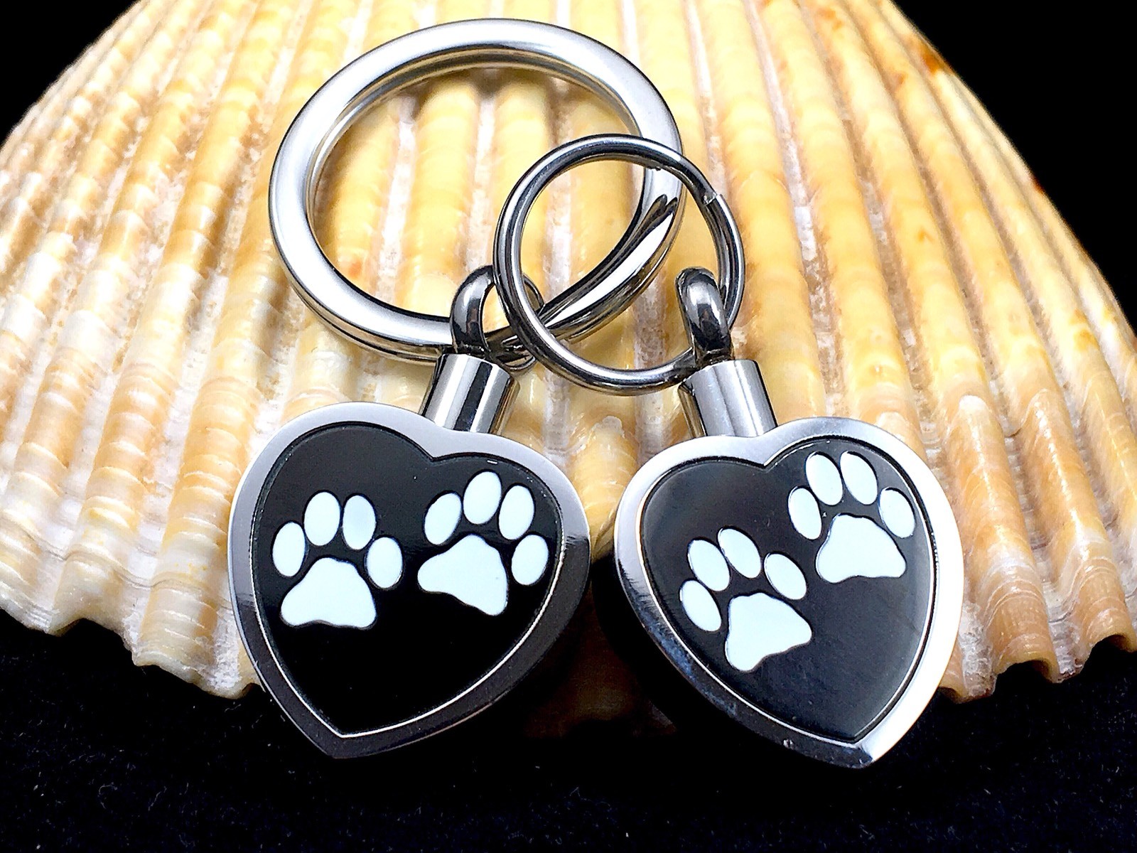 Pet Cremation Pendant Urn Keychain 1″ Key Ring for Ashes Dog Cat Paw Print Heart