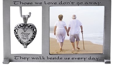 Frame-Memorial w/Heart Locket (Holds 2.5″ x 2.25″ Photo)
