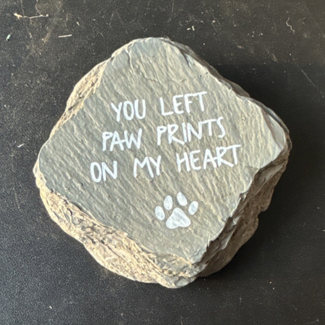 Engraved Pet Memorial Plaque Marker ‘You Left Paw Prints On My Heart’