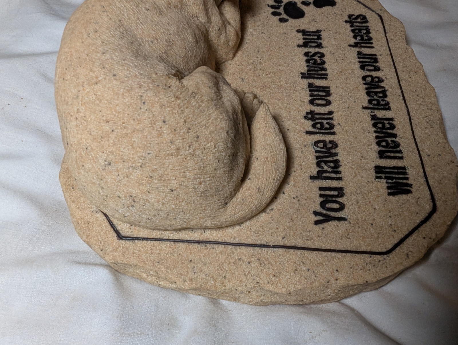 PET DOG Memorial Stone PAW PRINTS Free Standing Remembrance 3D Brown Plaque
