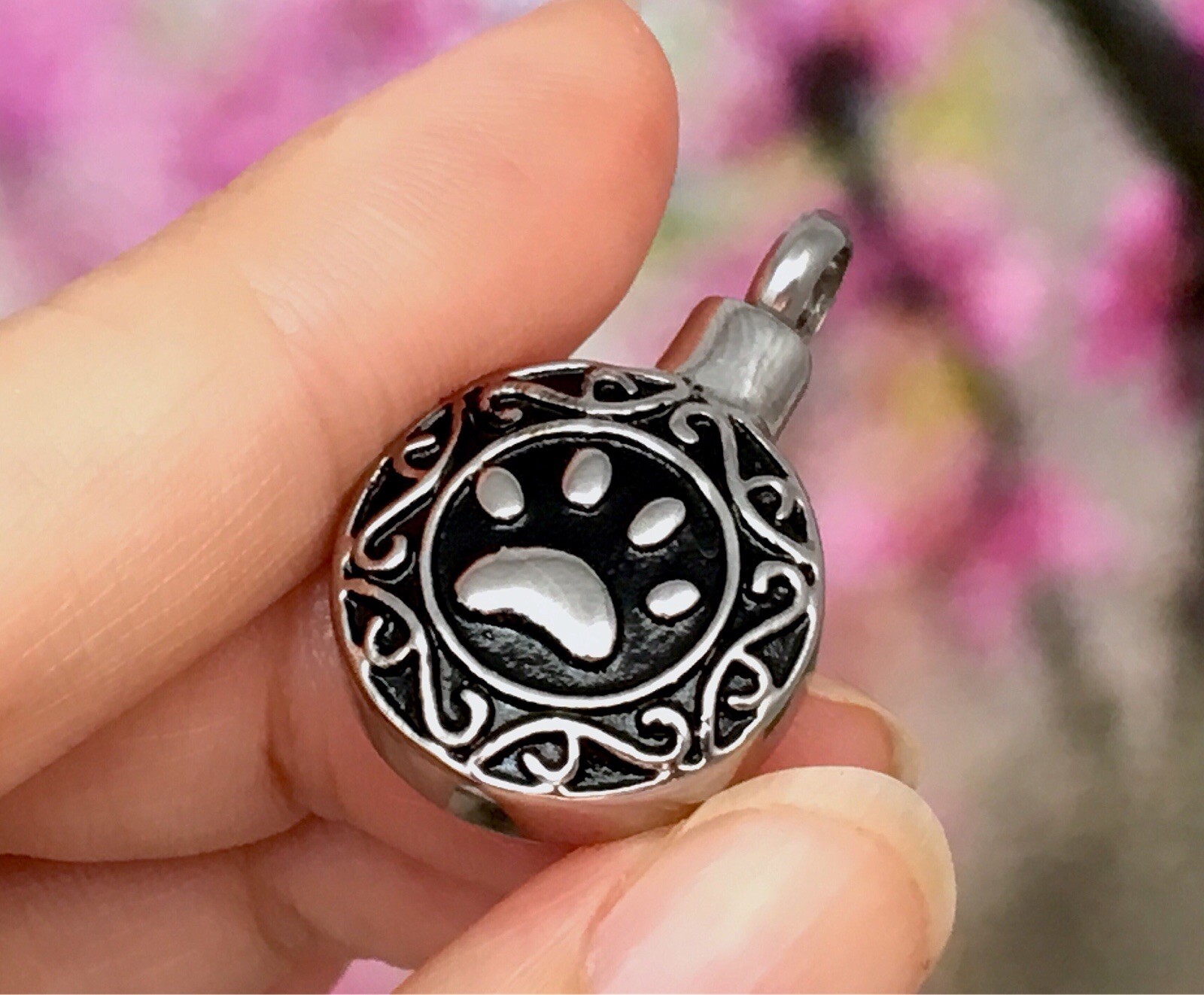 Pet Cremation Pendant Urn Keychain 1″ Key Ring for Ashes Dog Cat Paw Print Paws