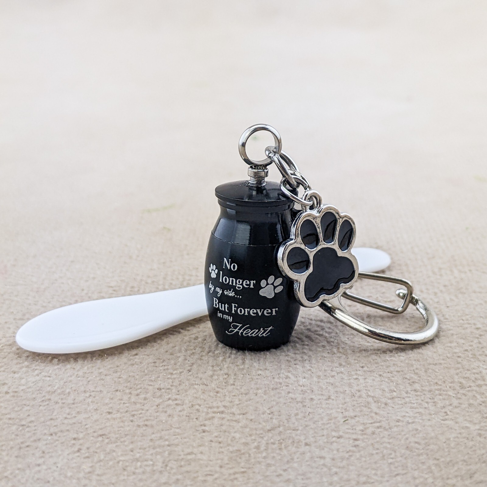 u16d Miniature blk ashes urn & Pet Paw charm Metal Cremation keychain mourning