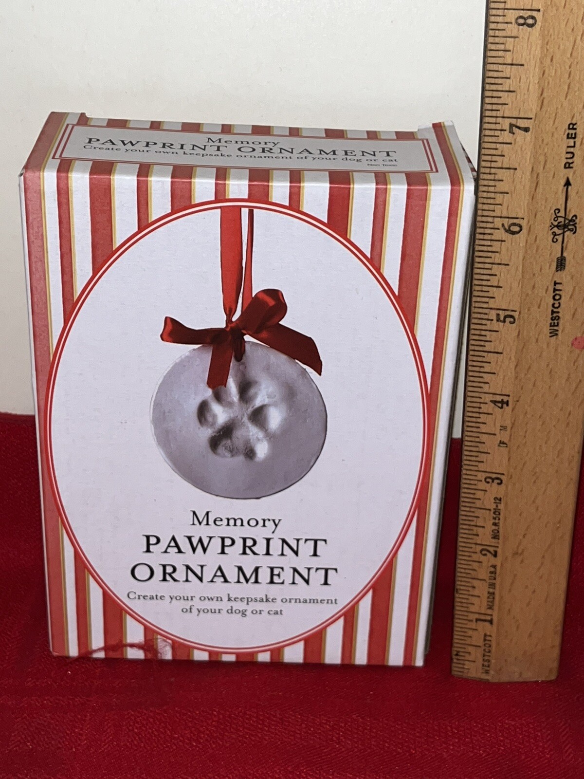 NIB MEMORY PET PAW PRINT KEEPSAKE ORNAMENT FOR DOG OR CAT 2 SIZES