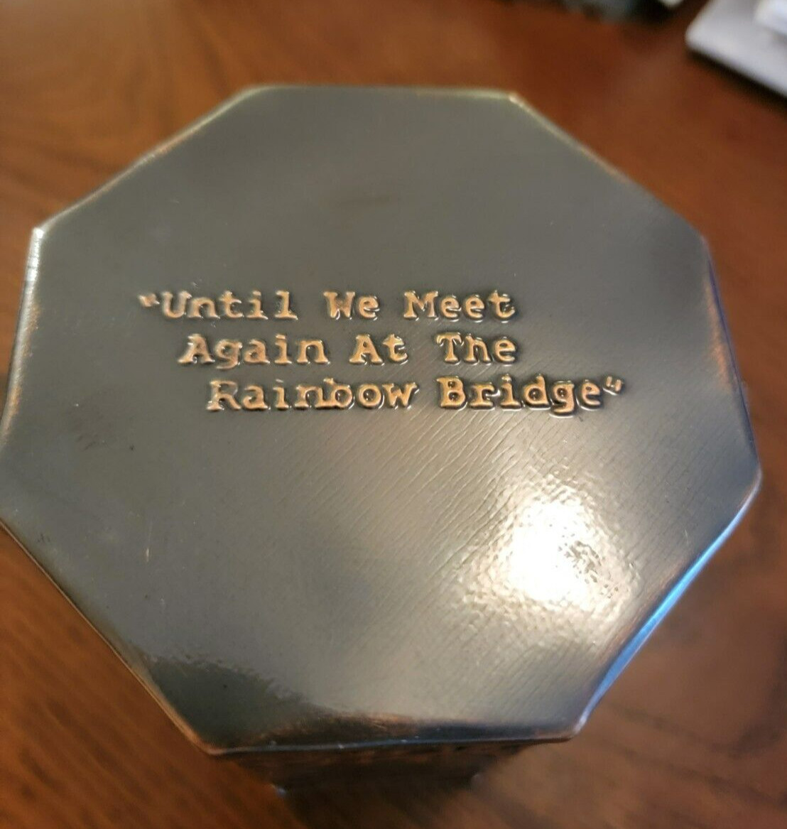Iron Light Copper Pet Cremation Urn For Pet Ashes
