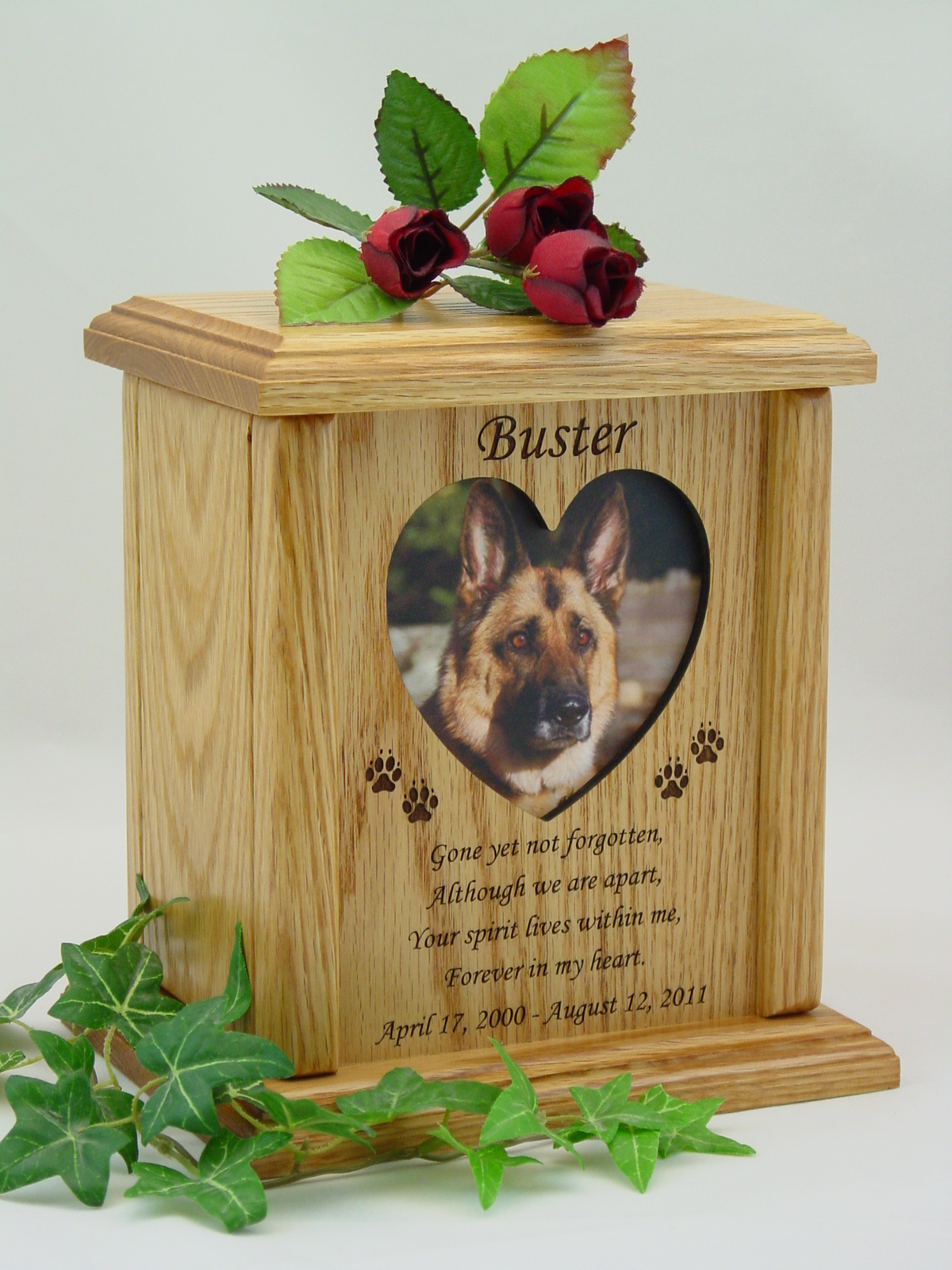 Pet Urns – Dog Urns – Cat Urns – Heart or Oval Photo Urn
