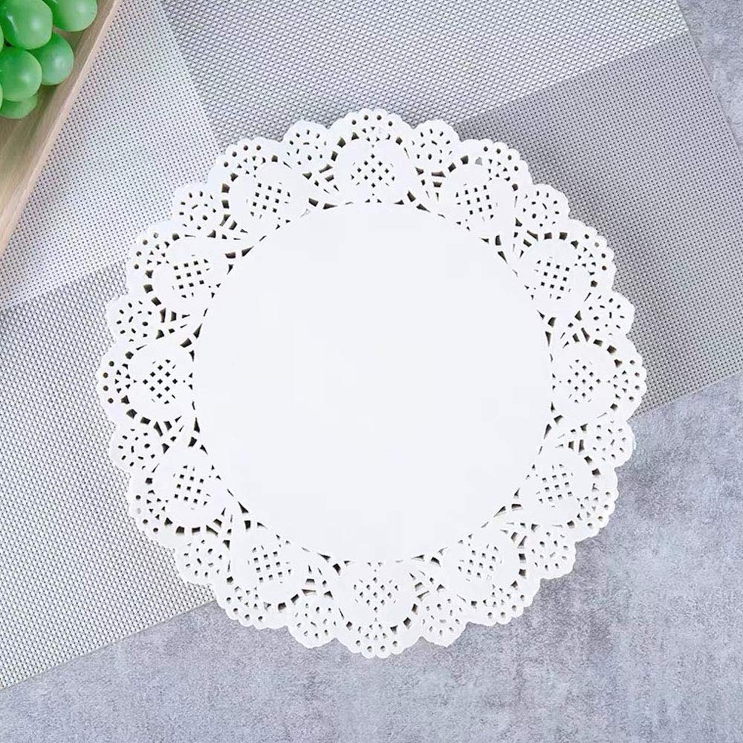 Paper Doilies, 100 Pieces 5.5″ Lace Doilies Paper Round Decorative Paper Plac…