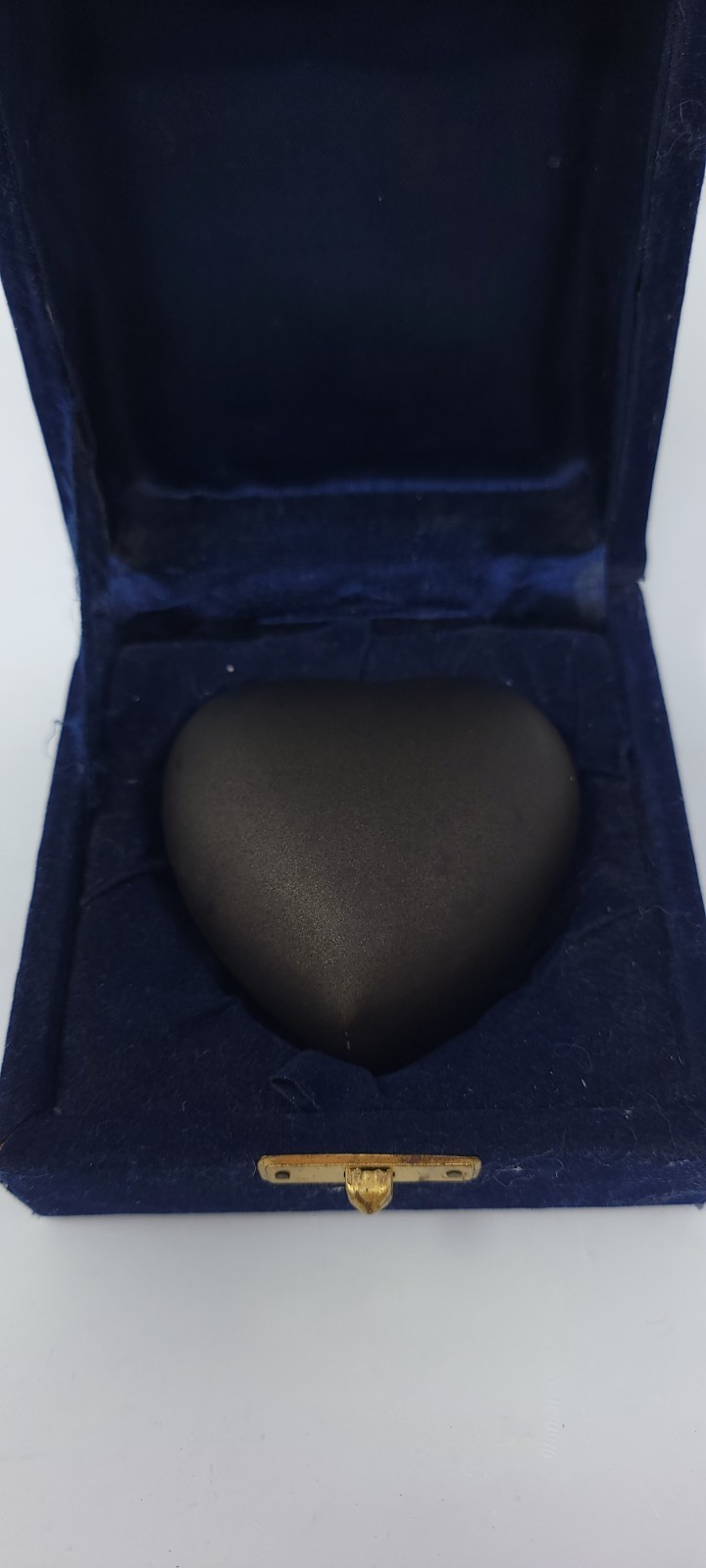 Heart Shaped Pet Urn & Keepsakes for Pet Ashes Black With Case