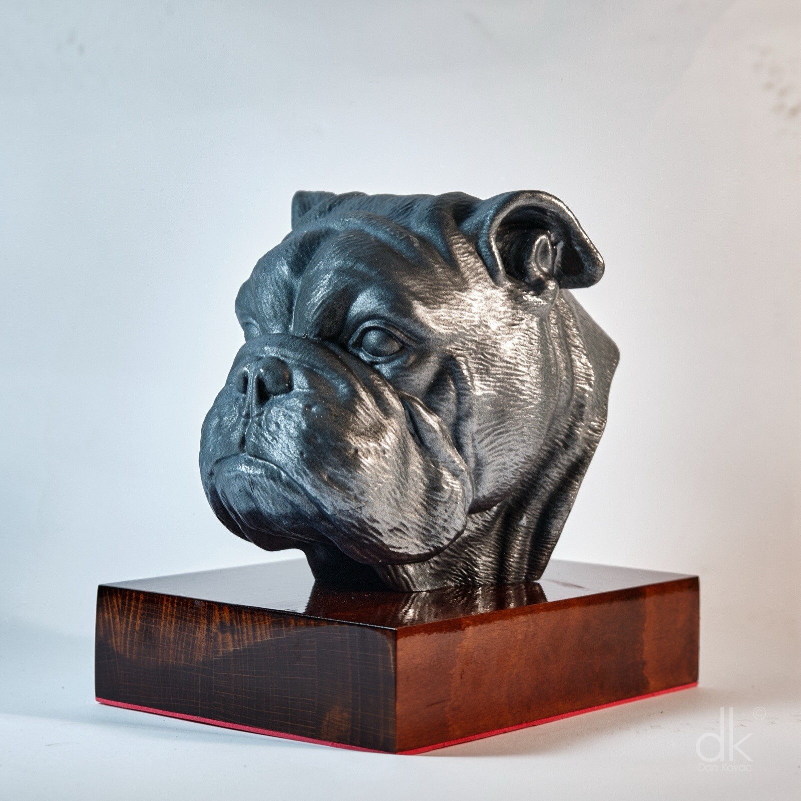 Pet cremation urn for dogs: Bulldog