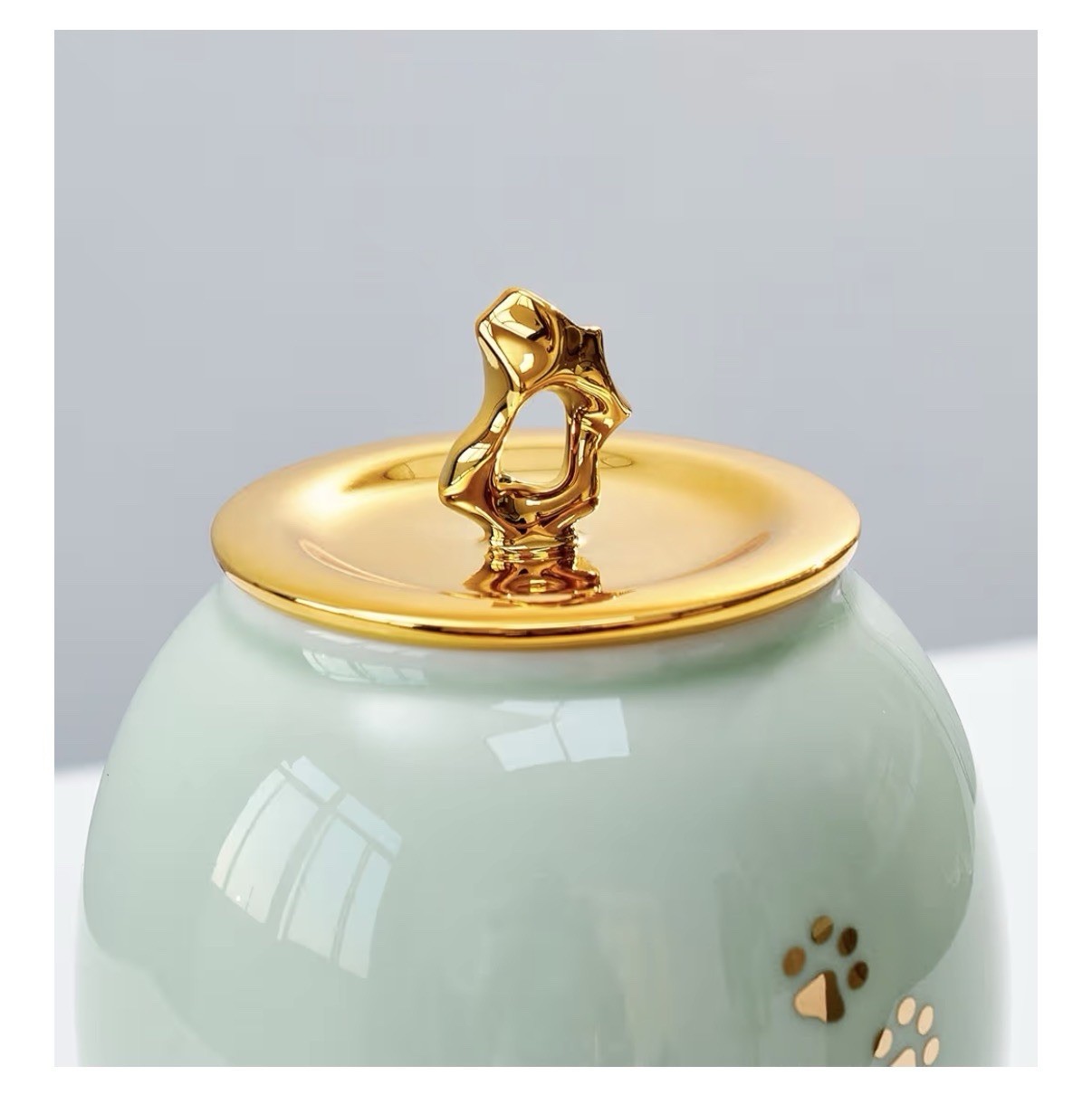 Medium Memorial Pet Urn Dog Cat Ashes Ceramic Pet up to 50LBS Gold Paw Prints