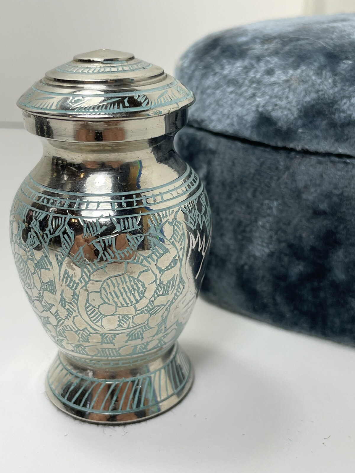 Elegante Brass 3 inch tall urn Engraved Eagle w/ Heart Shape Box