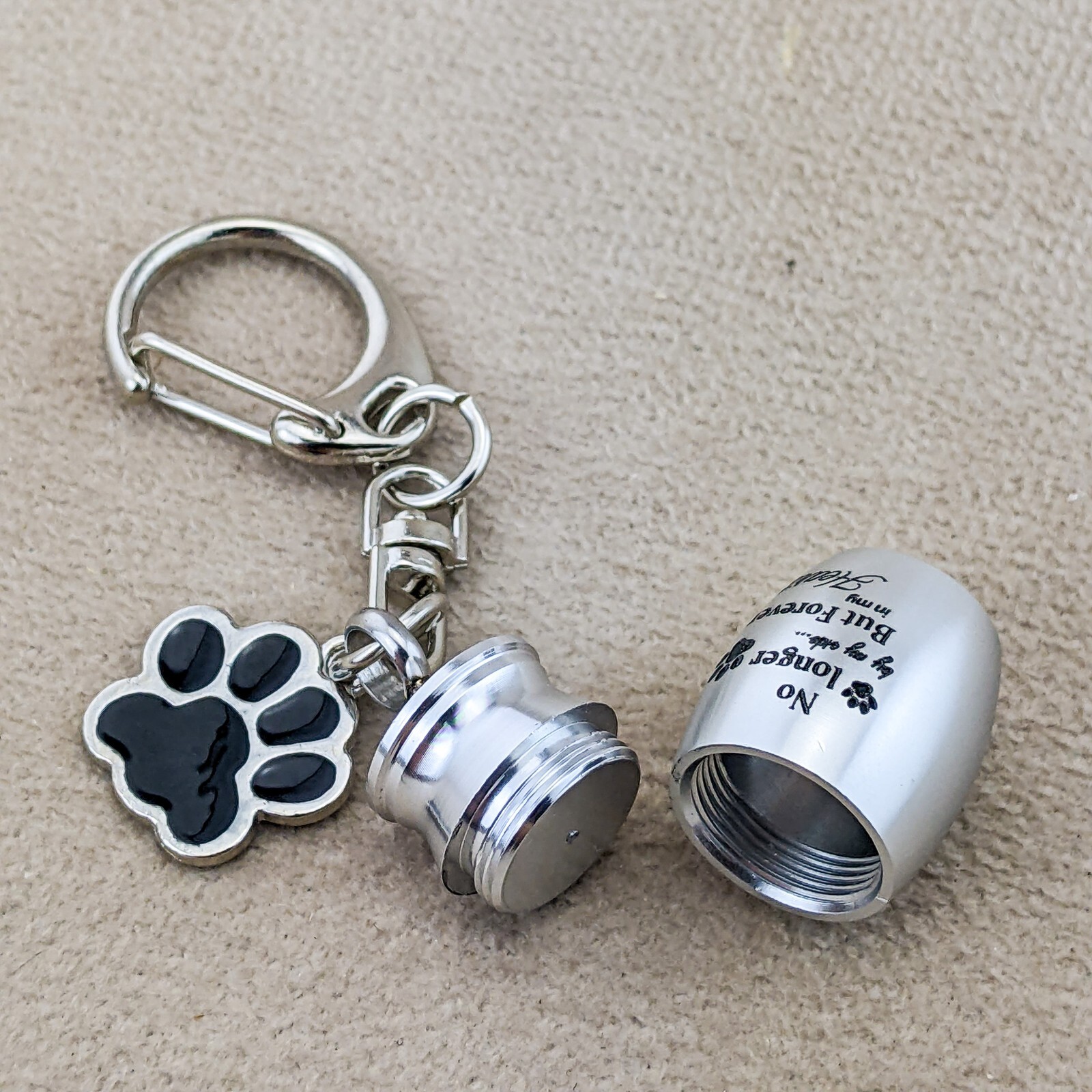 urn26 Miniature blk ashes urn & Pet Paw charm Metal Cremation keychain mourning